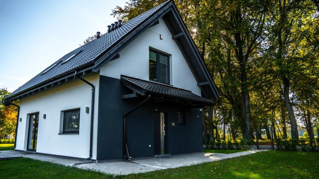 Domowy Zakatek Villa Tuchom Buitenkant foto